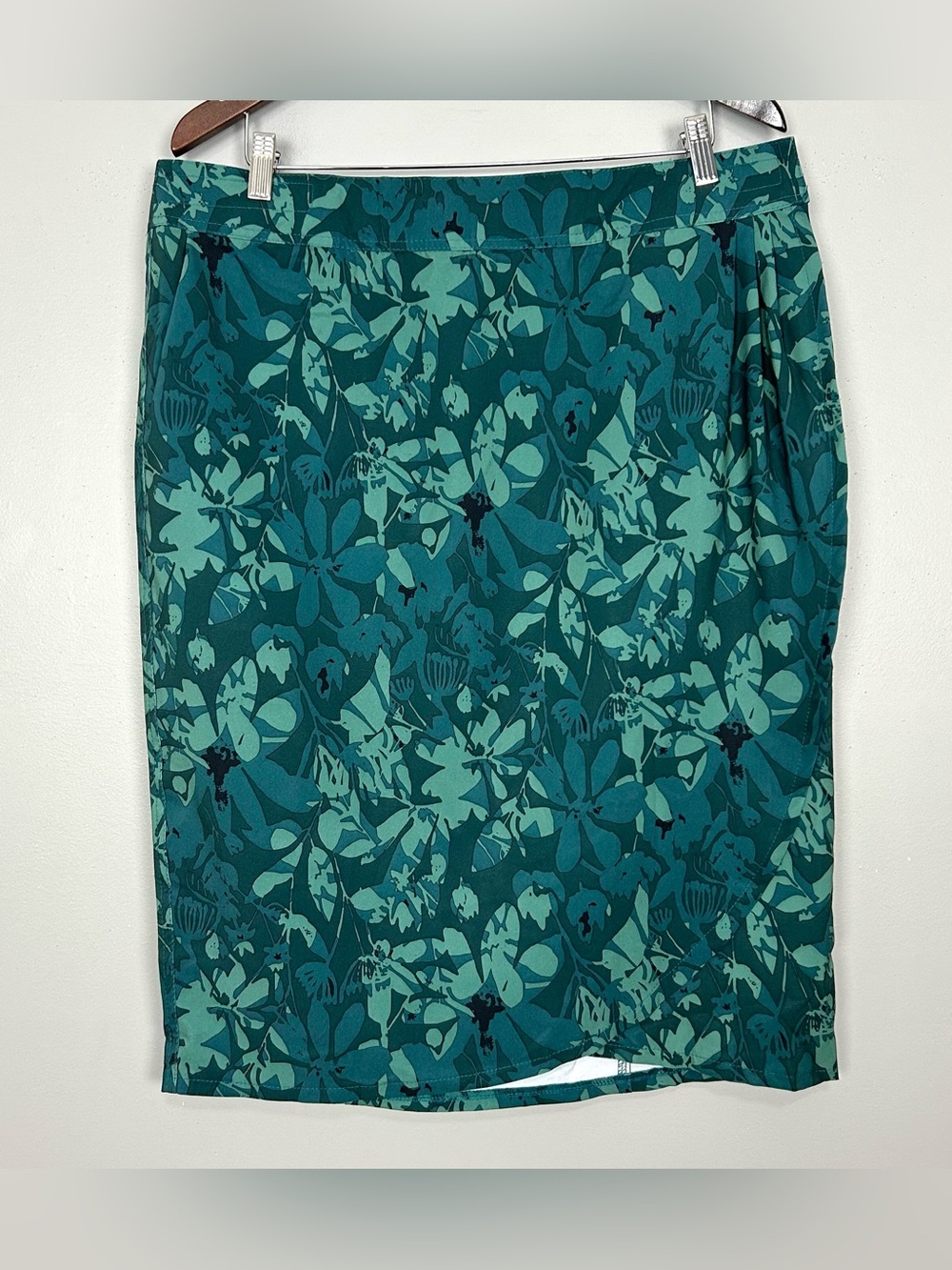 RipSkirt Length 3 Midi Wrap Skirt Women’s Size XL Camo Floral Green Beach Pocket
